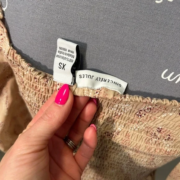 Blush Floral Women's Dress - Picture 7 of 7